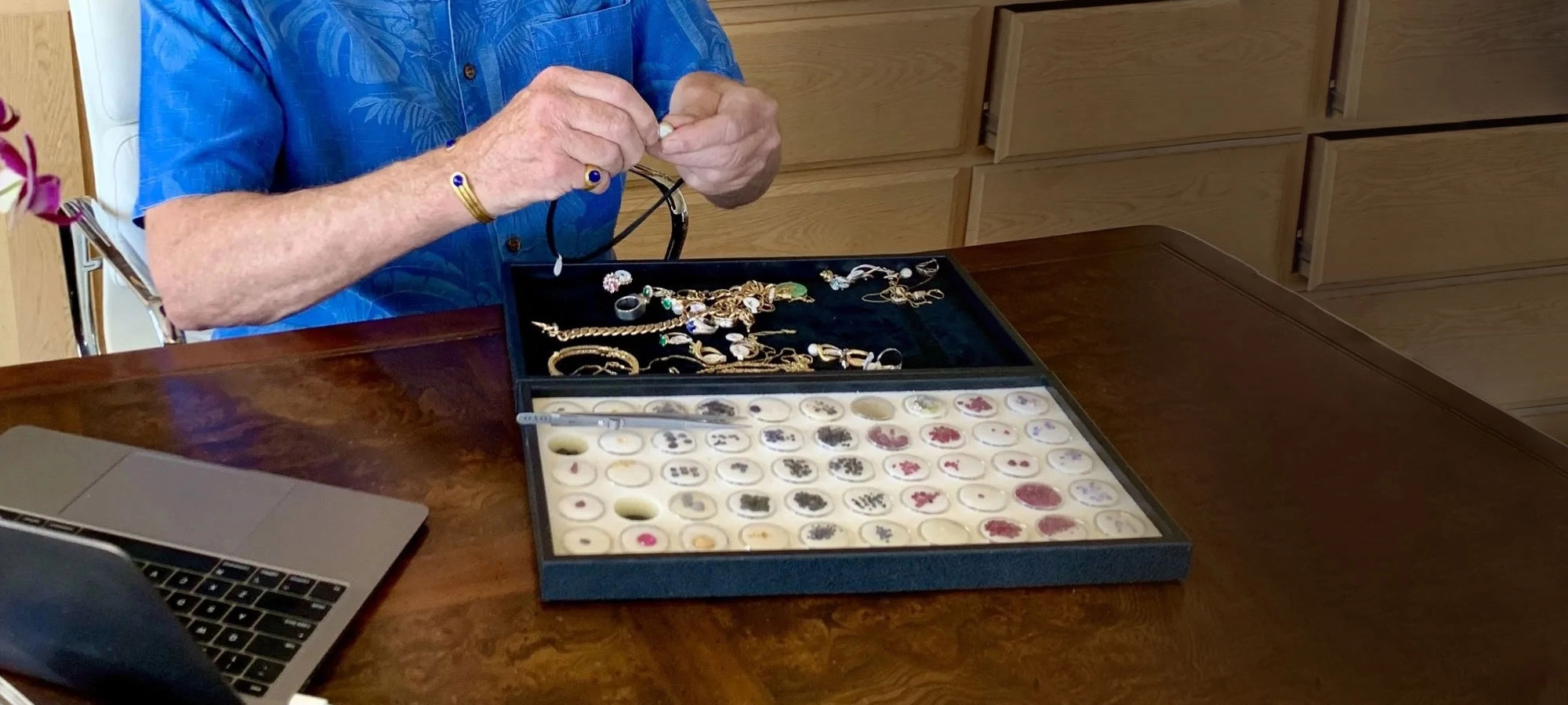 Whether it’s broken pieces or cherished heirlooms, we offer fair value and a new future for your treasures